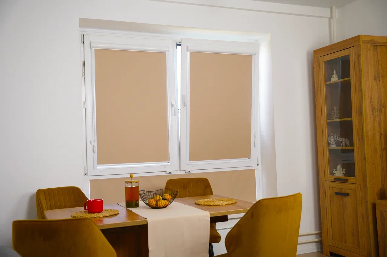 Как установить рулонные шторы без сверления и самостоятельно – инструкция для начинающих