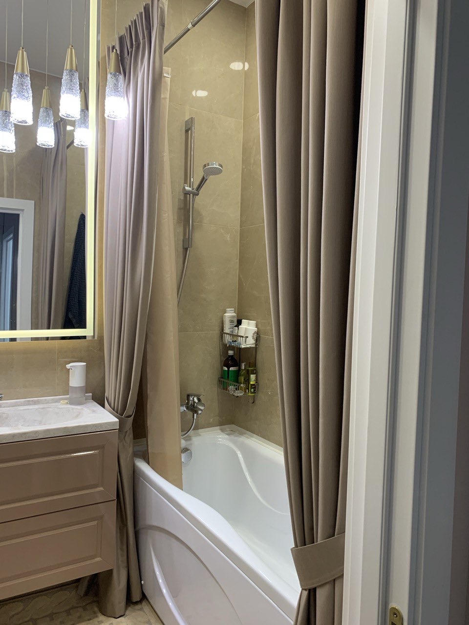 Шторы в ванну